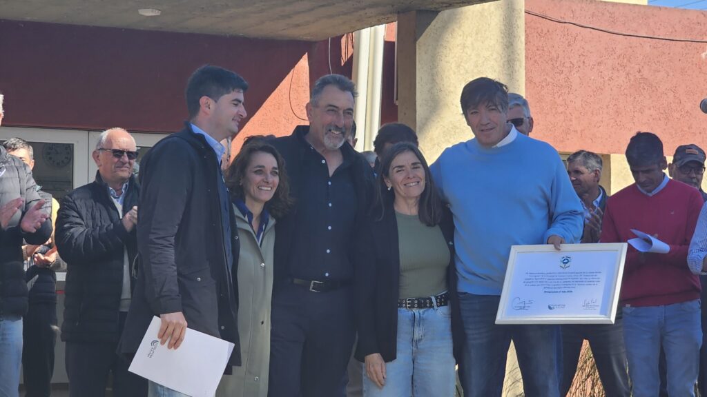Reconocimiento a Cabaña La Laguna de Julián Lavayen