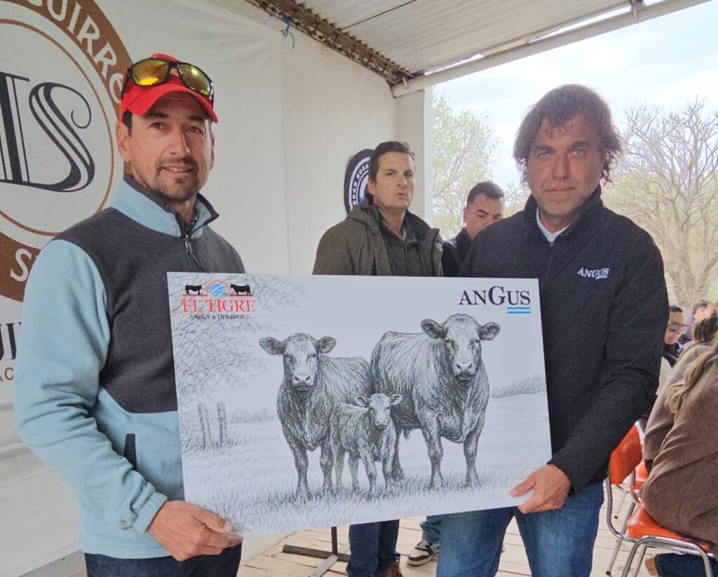 Reconocimiento de Angus a Cabaña El Tigre