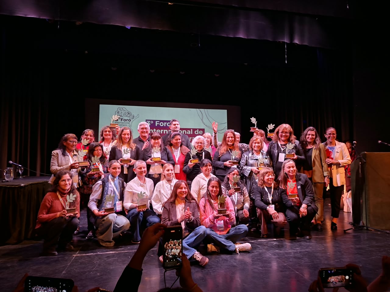 Mujeres rurales de la Patagonia pisan fuerte en los Premios Lía Encalada 2026.